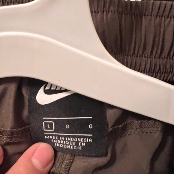 Nike Joggers - Picture 3 of 3